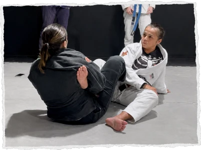 Turma feminina de Jiu-Jitsu na Caveira BJJ