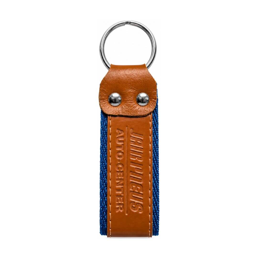 Chaveiro personalizado em couro sintético azul com argola metálica