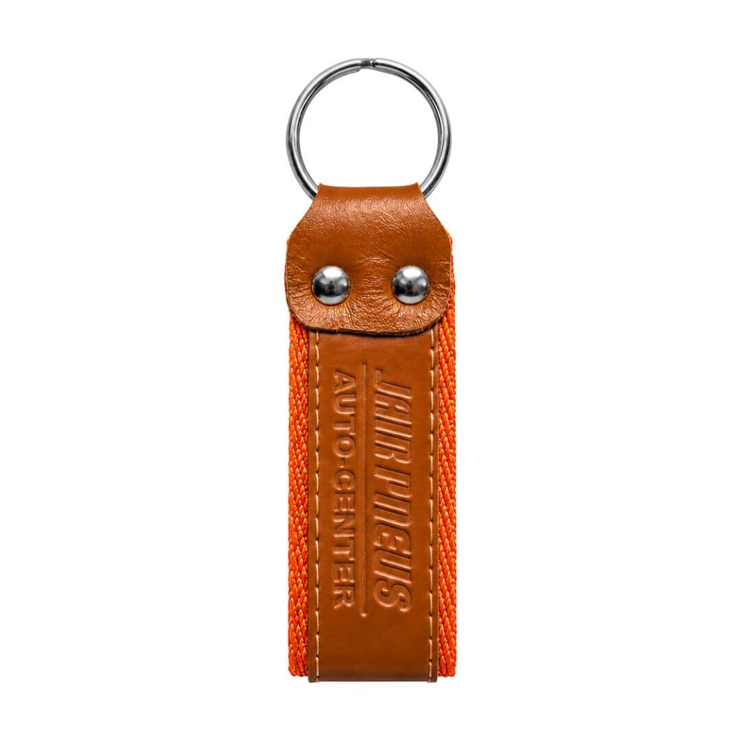 Chaveiro personalizado em couro sintético laranja com argola metálica