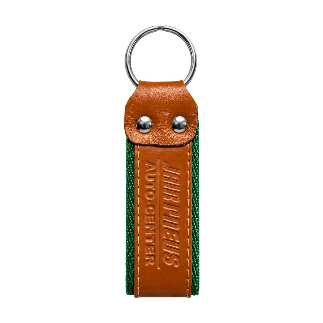 Chaveiro personalizado em couro sintético verde com argola metálica